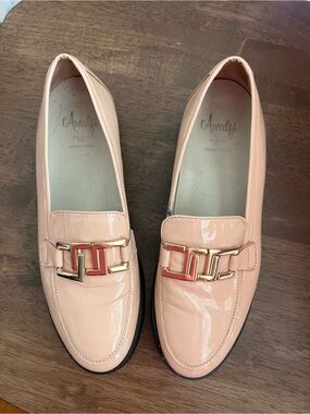 Amalfi leather loafers featuring a prominent gold-tone chain-link size 9